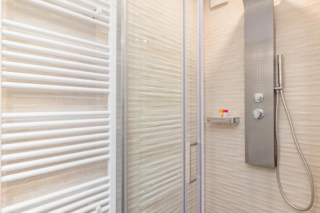 N&G New Apartment Stoja Beach Pula Ngoại thất bức ảnh